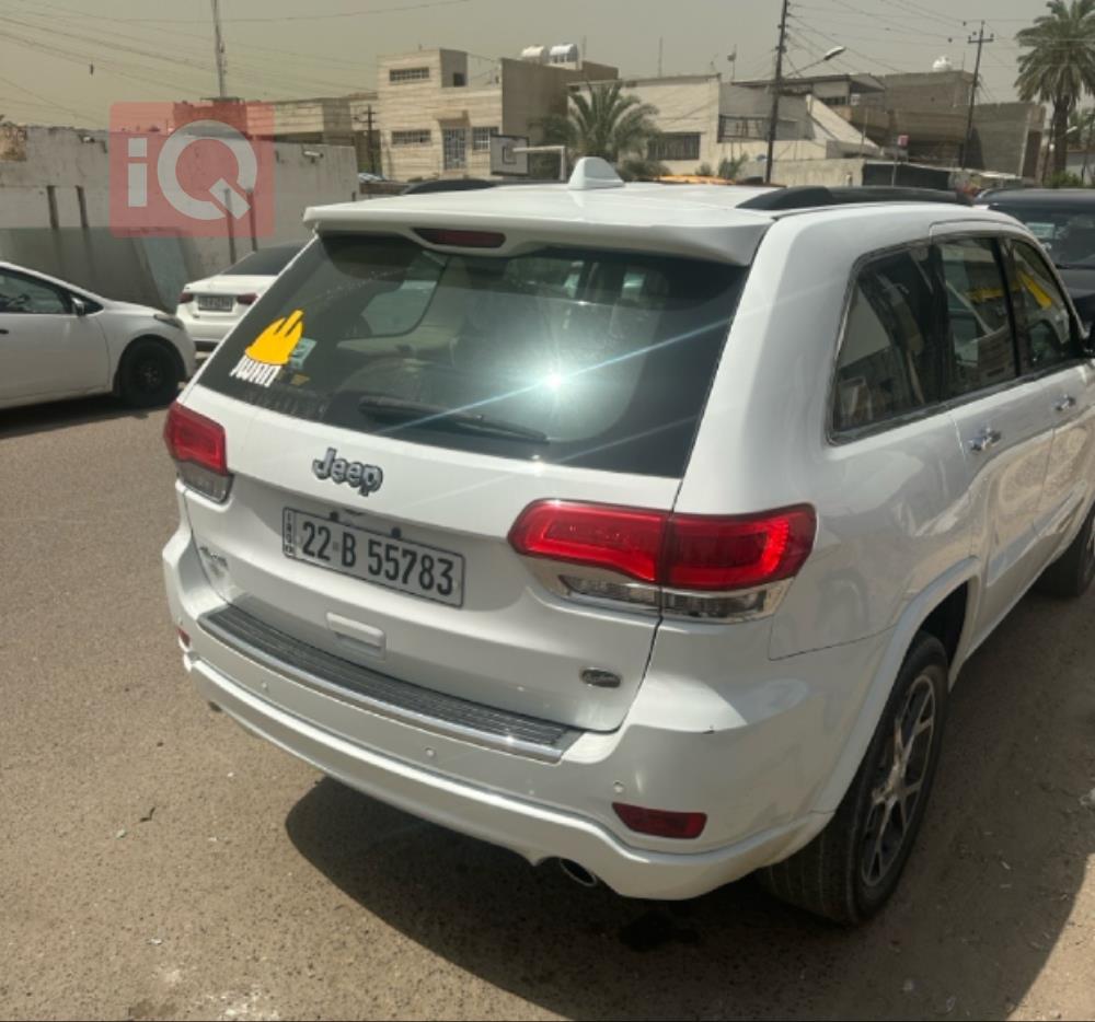 جیپ گراند شیرۆکی